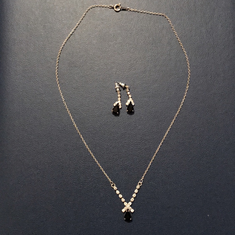 Earring/necklace set